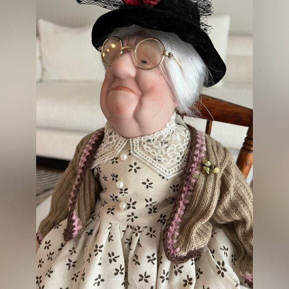 VINTAGE Porcelain Grandma and Grandpa Dolls Set 16" Matching Rocking Chairs - Picture 8 of 14